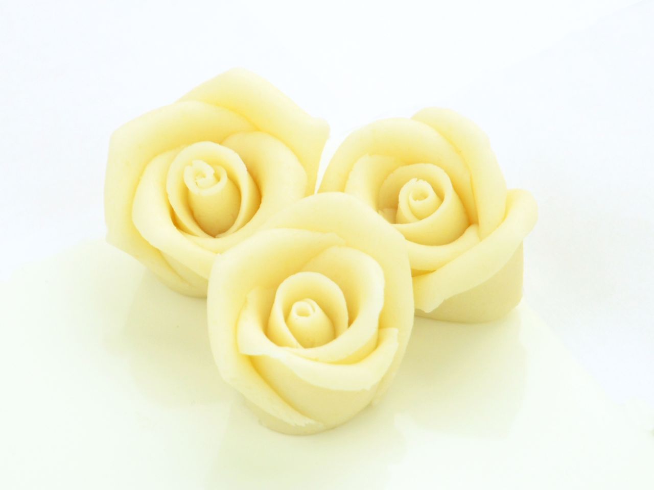 Marzipan-Rosen mittel weiß 36 Stk